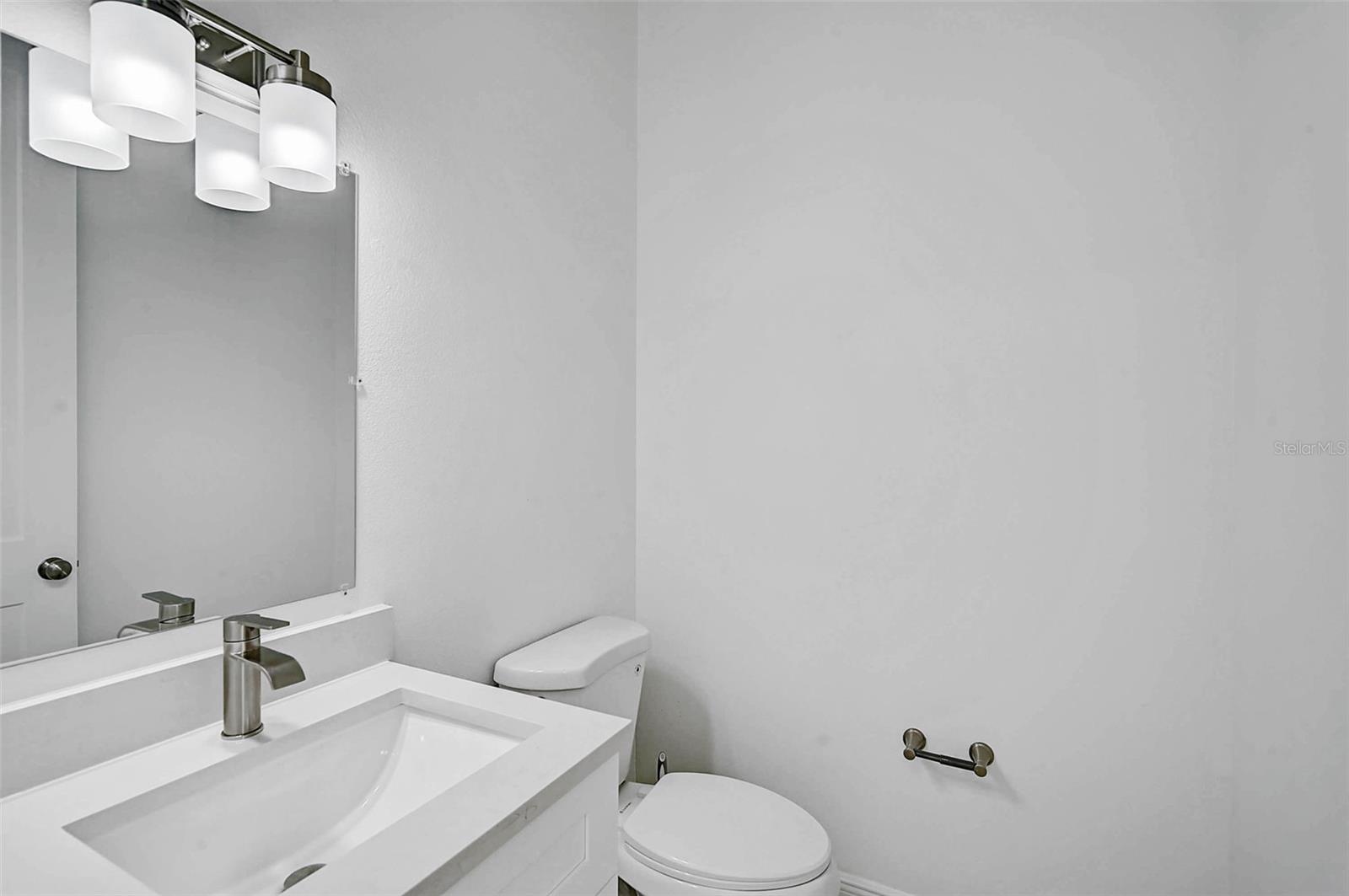 548 Siesta Dr Property Photo 32