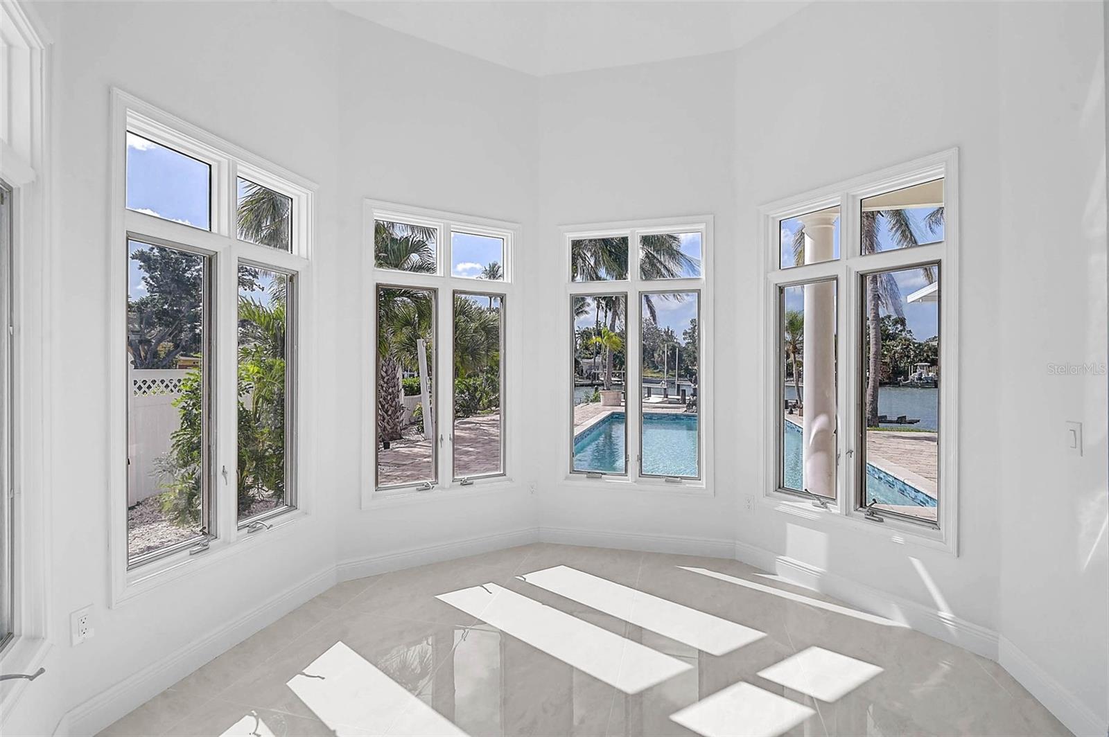 548 Siesta Dr Property Photo 42