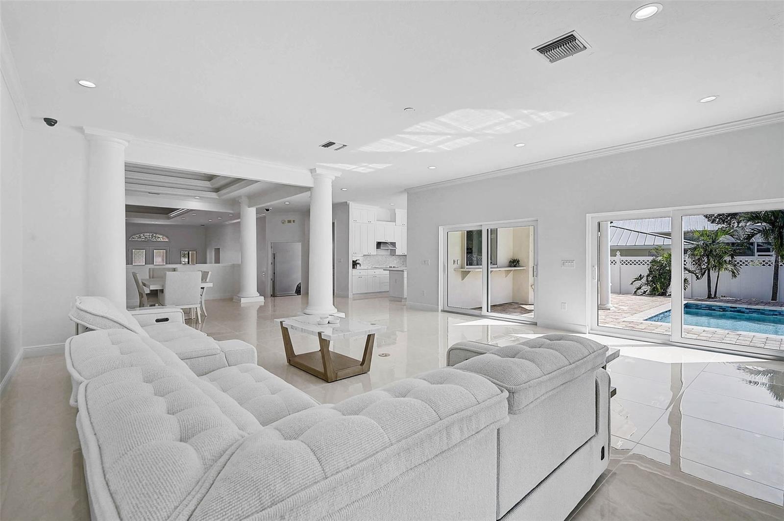 548 Siesta Dr Property Photo 48