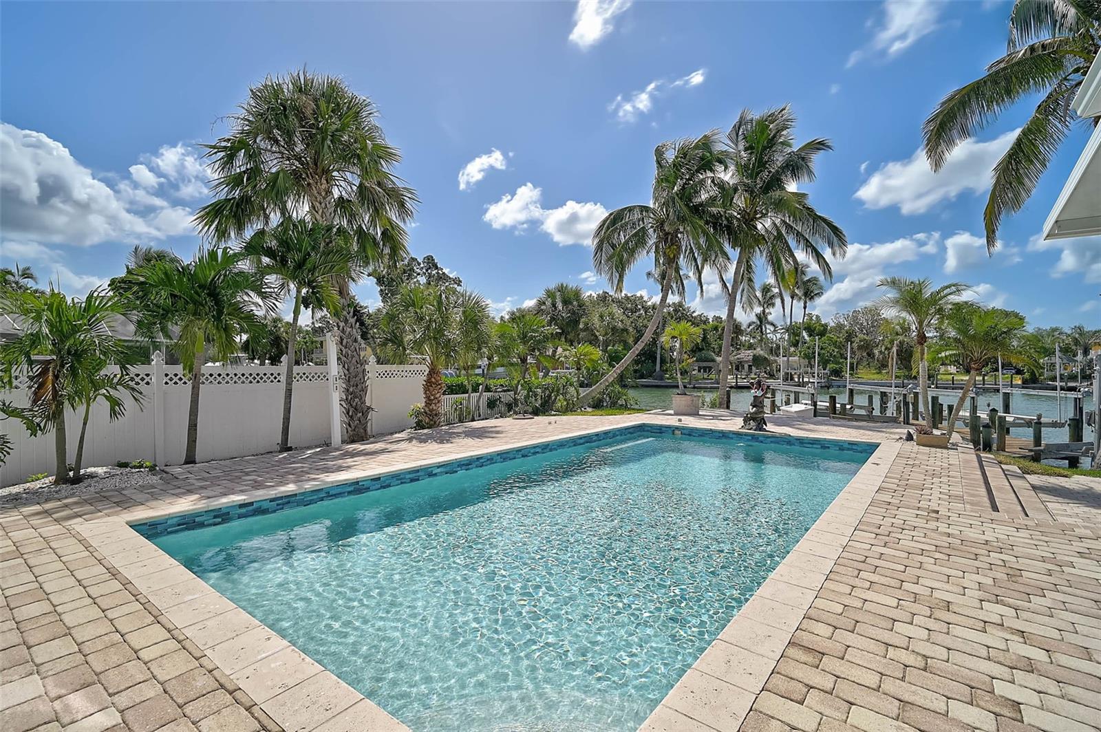 548 Siesta Dr Property Photo 55