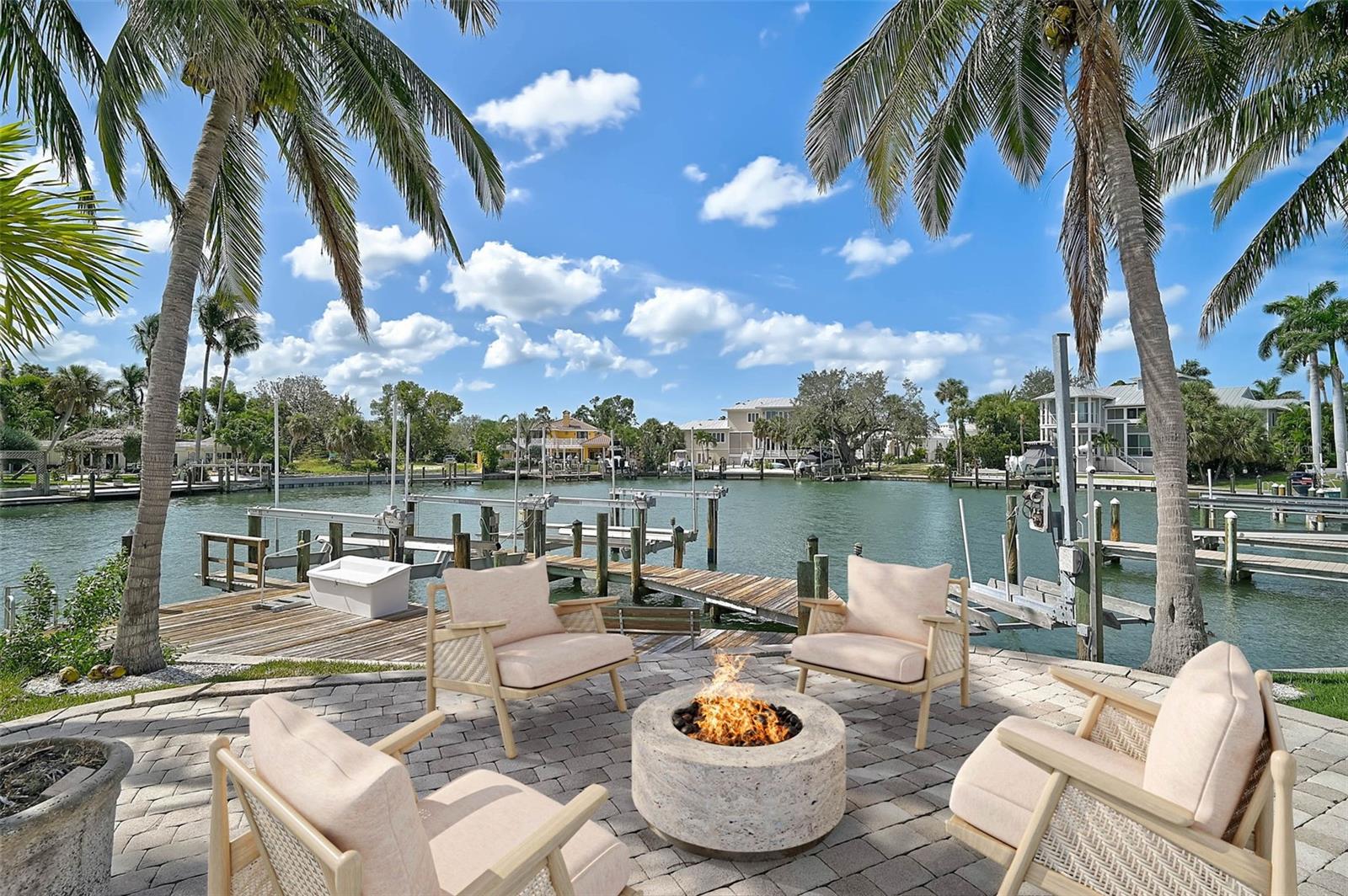 548 Siesta Dr Property Photo 62