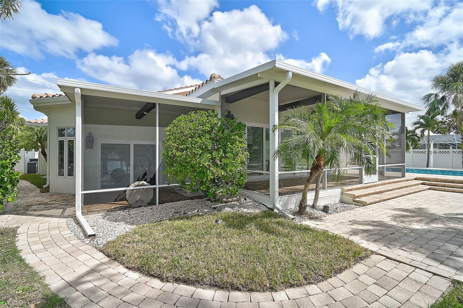 548 Siesta Dr Property Photo 64