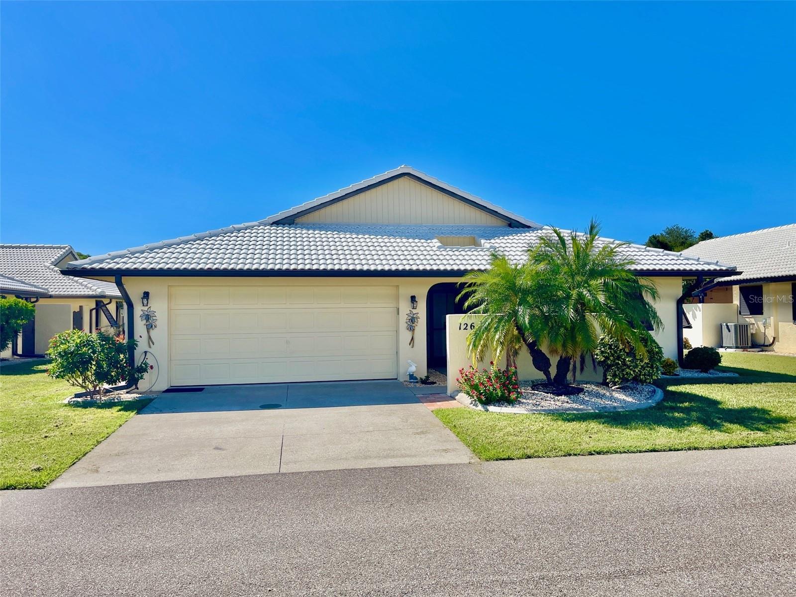126 Sandstone Cir Property Photo 1