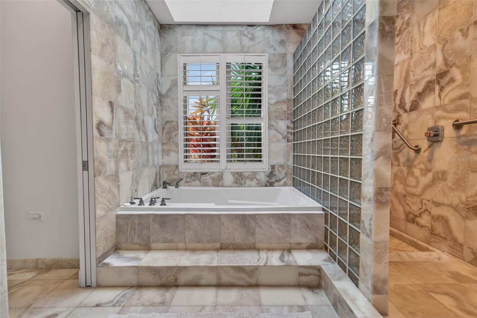 1571 Harbor Cay Ln Property Photo 42