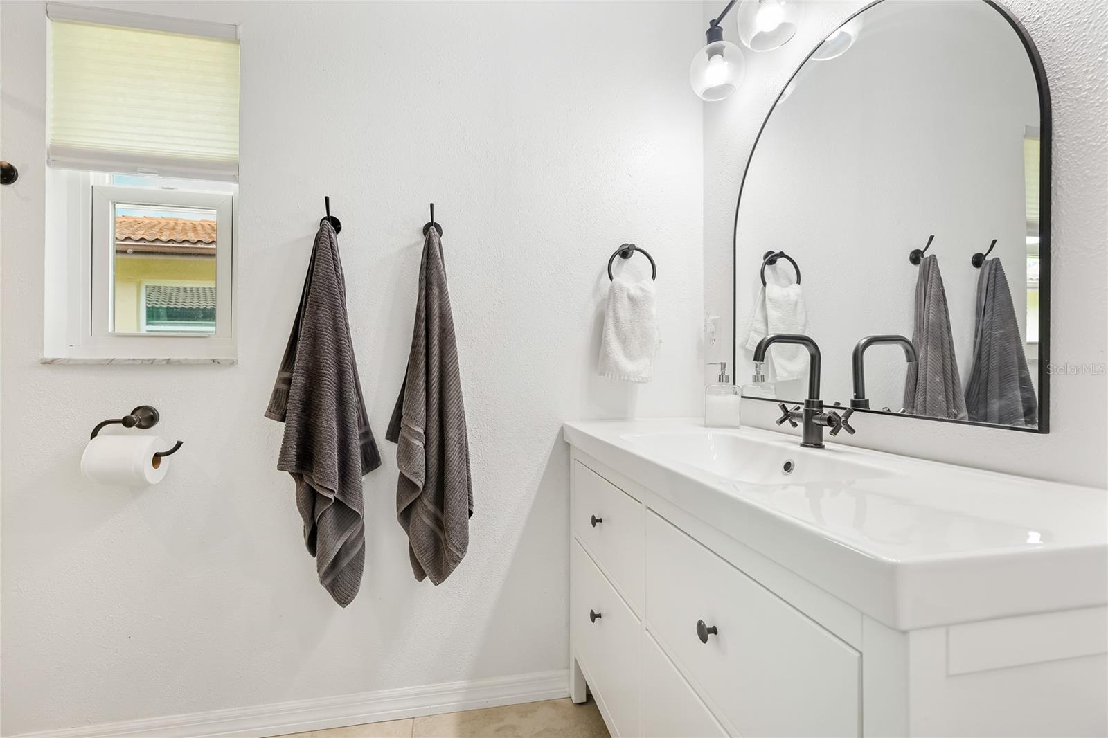 6403 Auburn Ave Property Photo 15