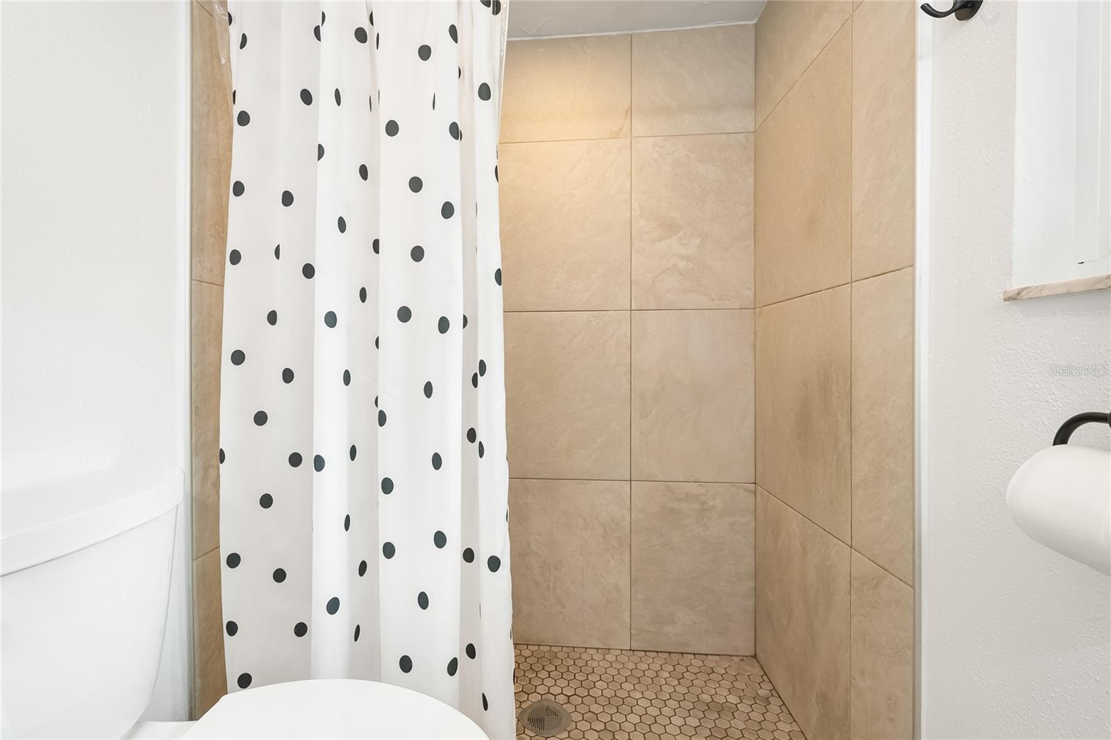 6403 Auburn Ave Property Photo 16