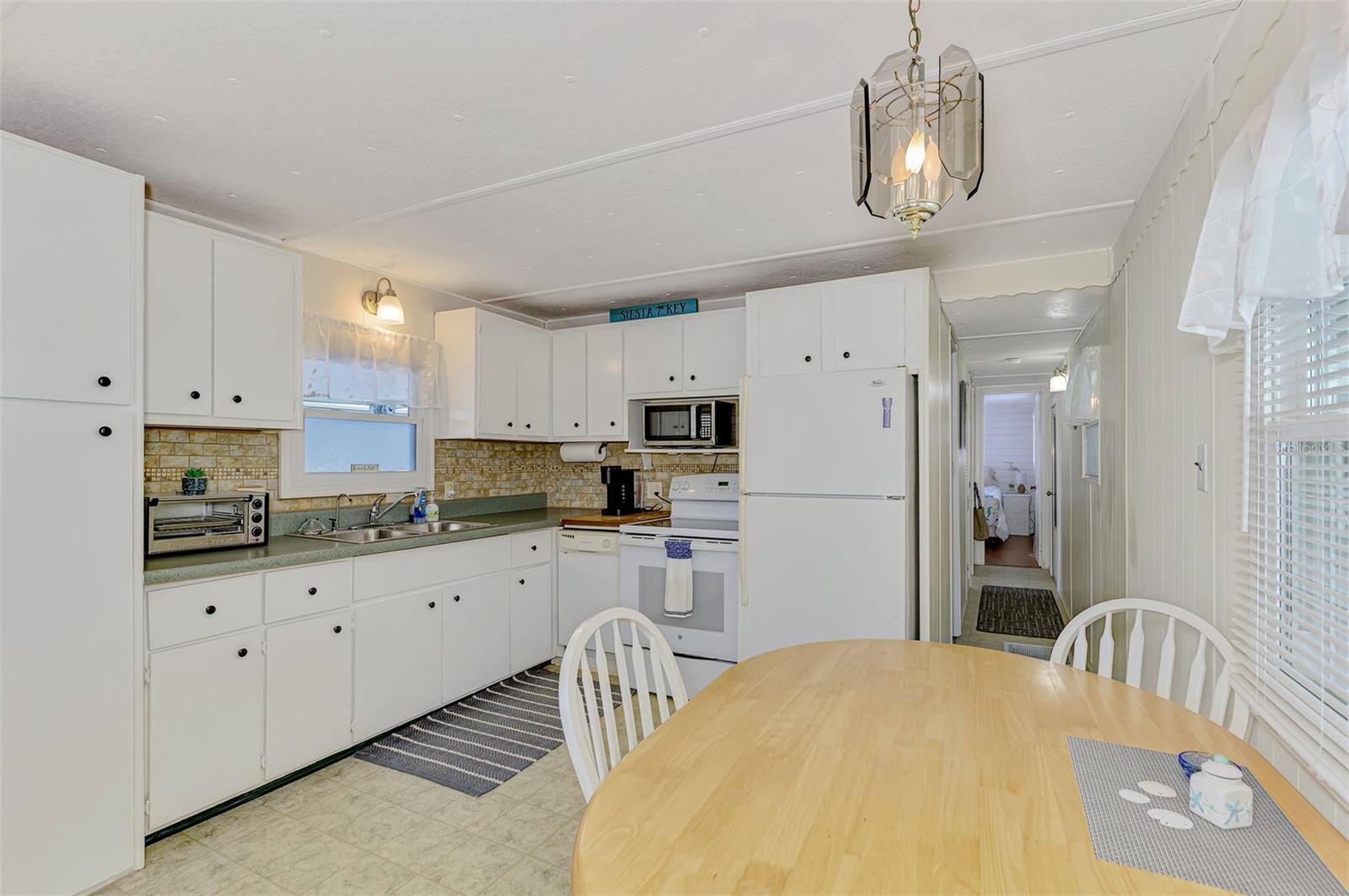 259 Inner Dr E Property Photo 13