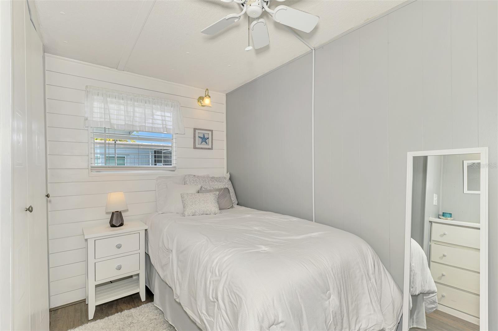 259 Inner Dr E Property Photo 18