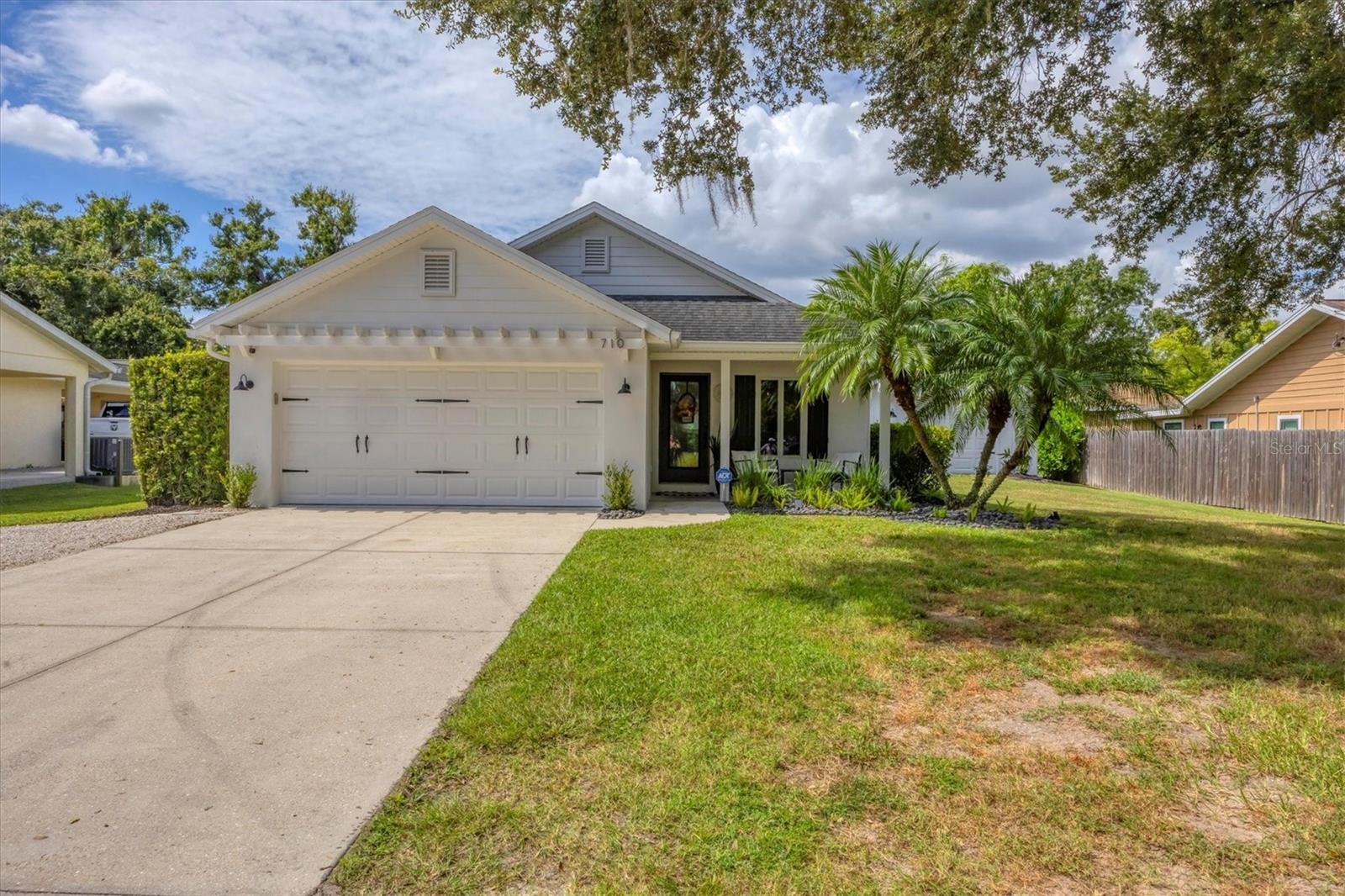 710 Hancock Ave Property Photo 1