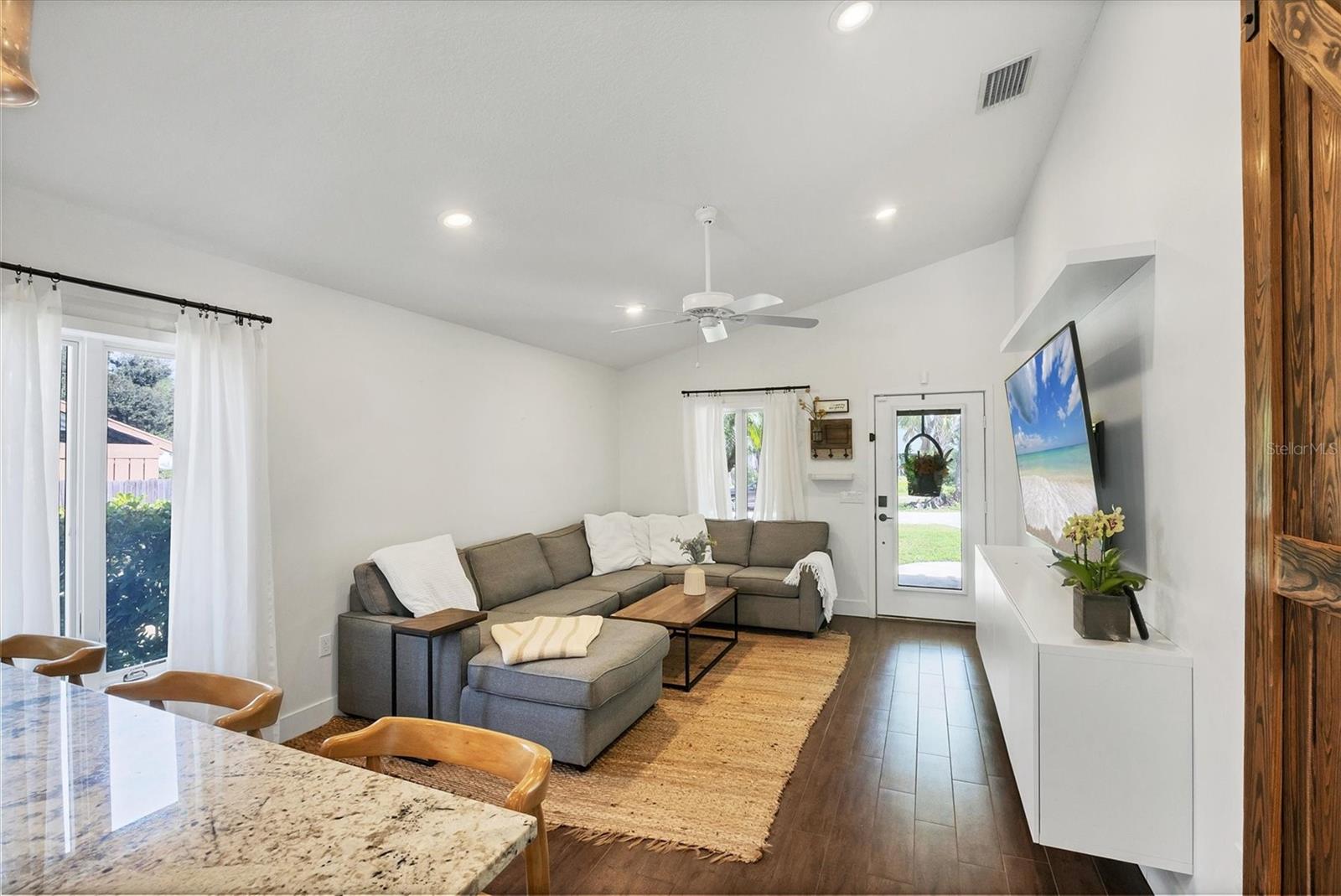 710 Hancock Ave Property Photo 12