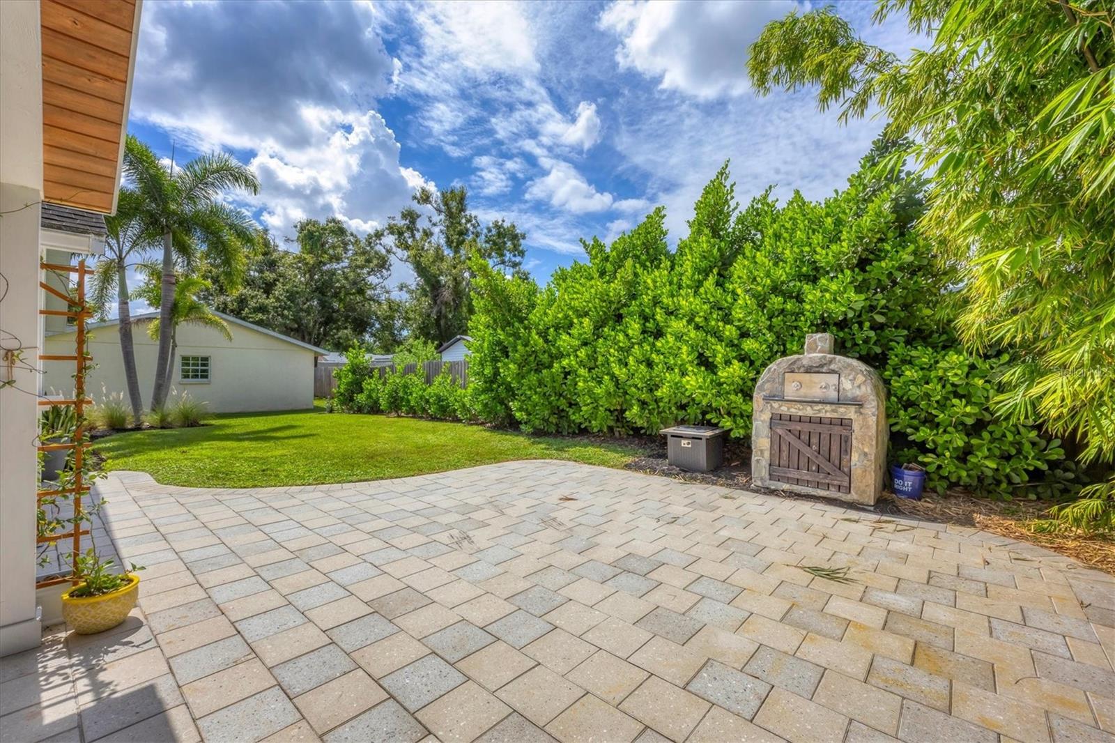 710 Hancock Ave Property Photo 28