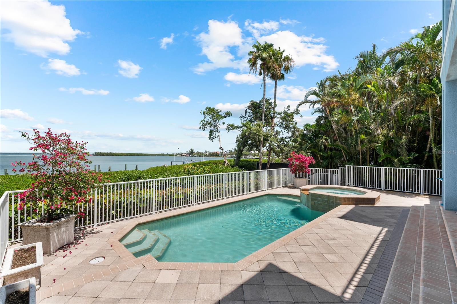 757 Hideaway Bay Dr Property Photo 38