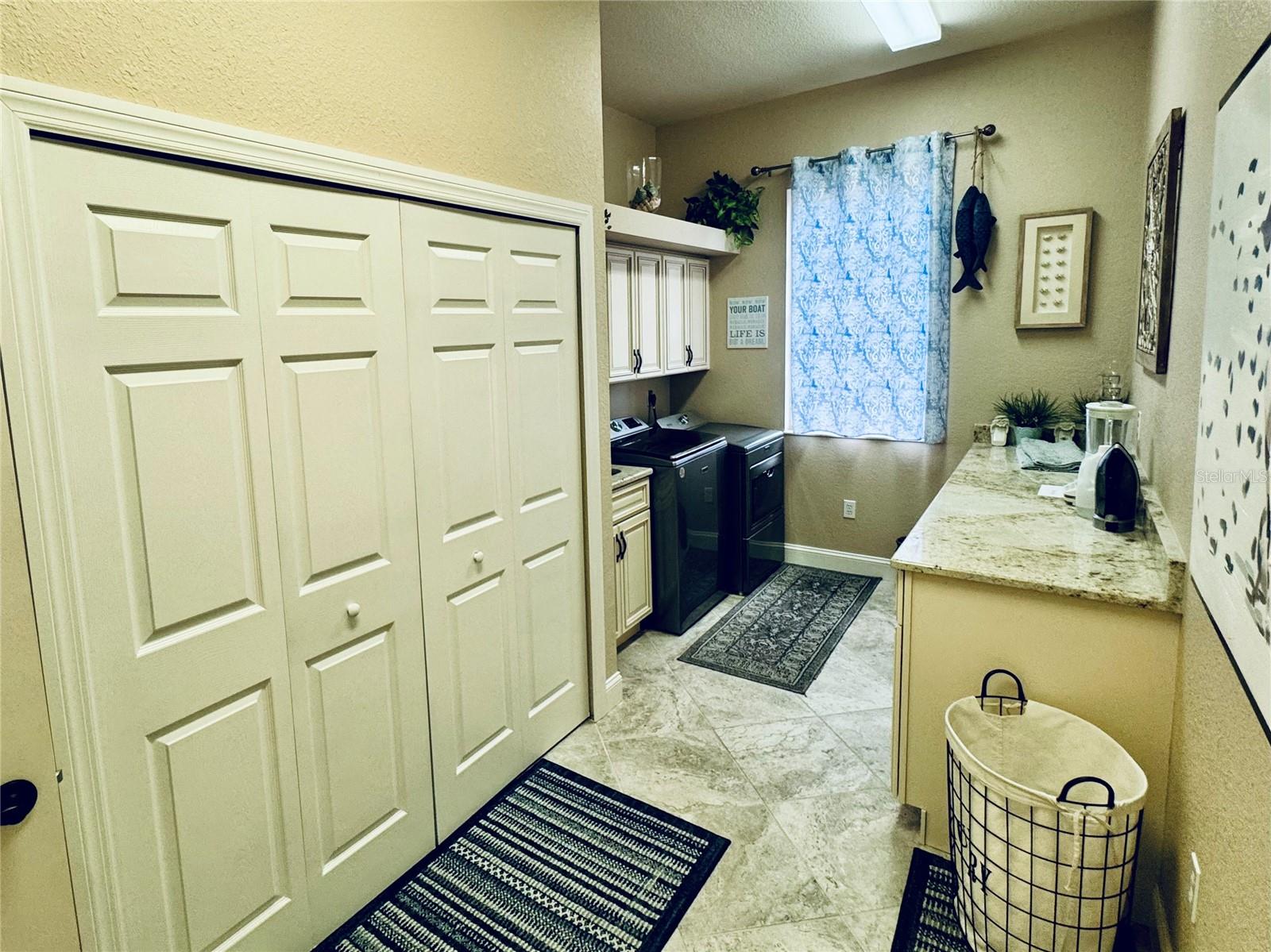 1024 San Mateo Dr Property Photo 12