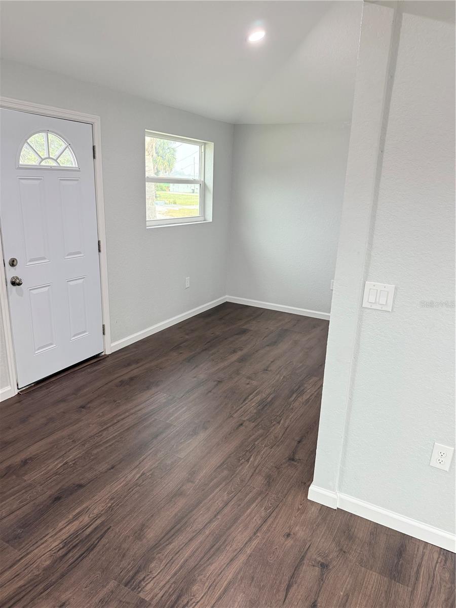 103 S Rogers Ave Property Photo 11