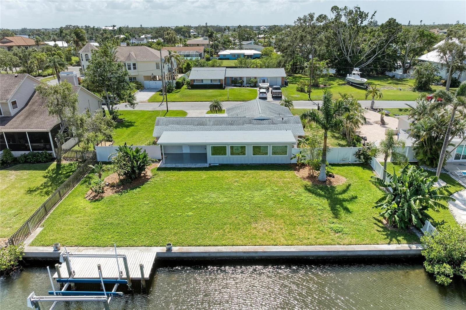4412 Dolphin Ln Property Photo 1