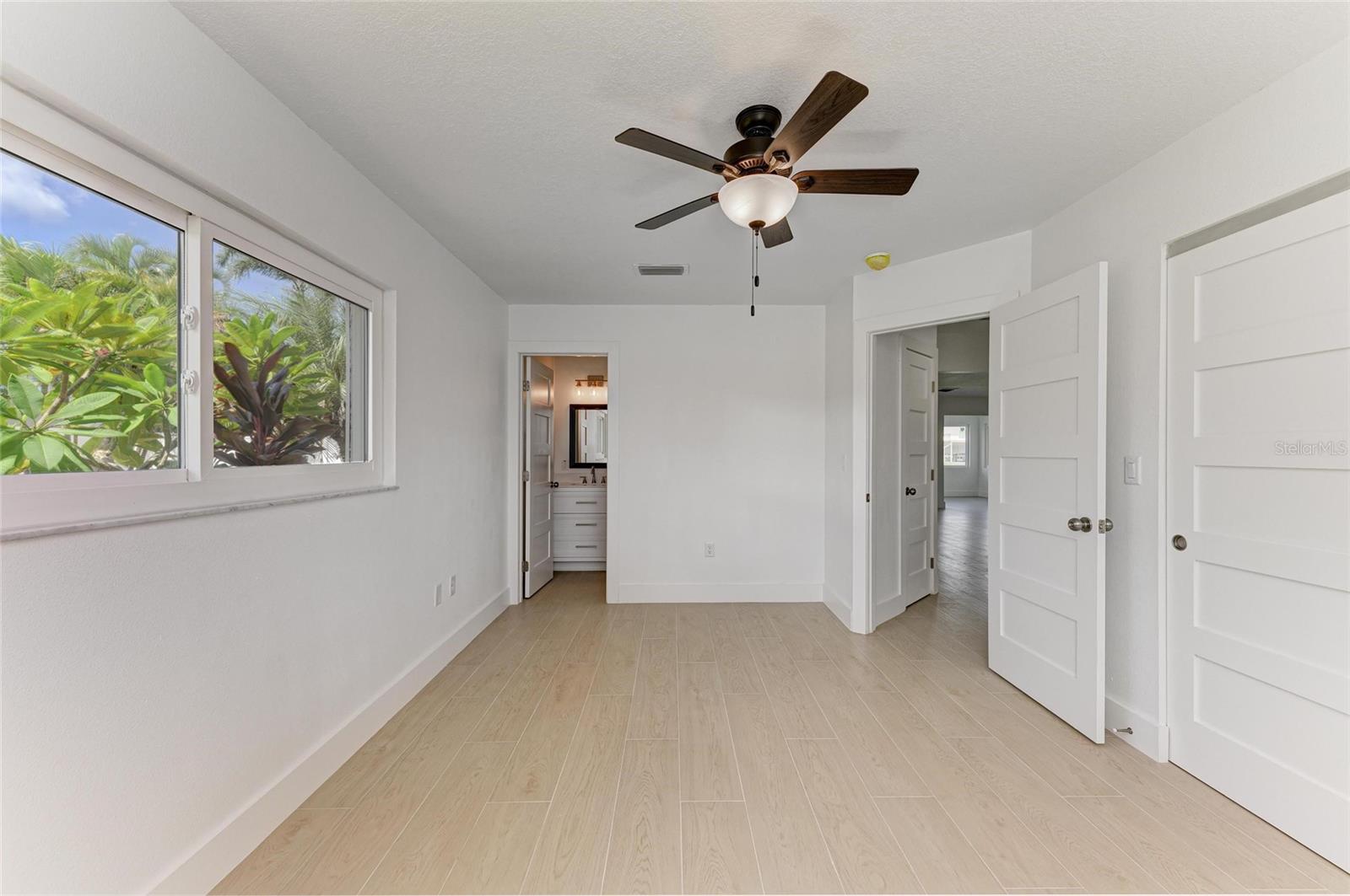 4412 Dolphin Ln Property Photo 25