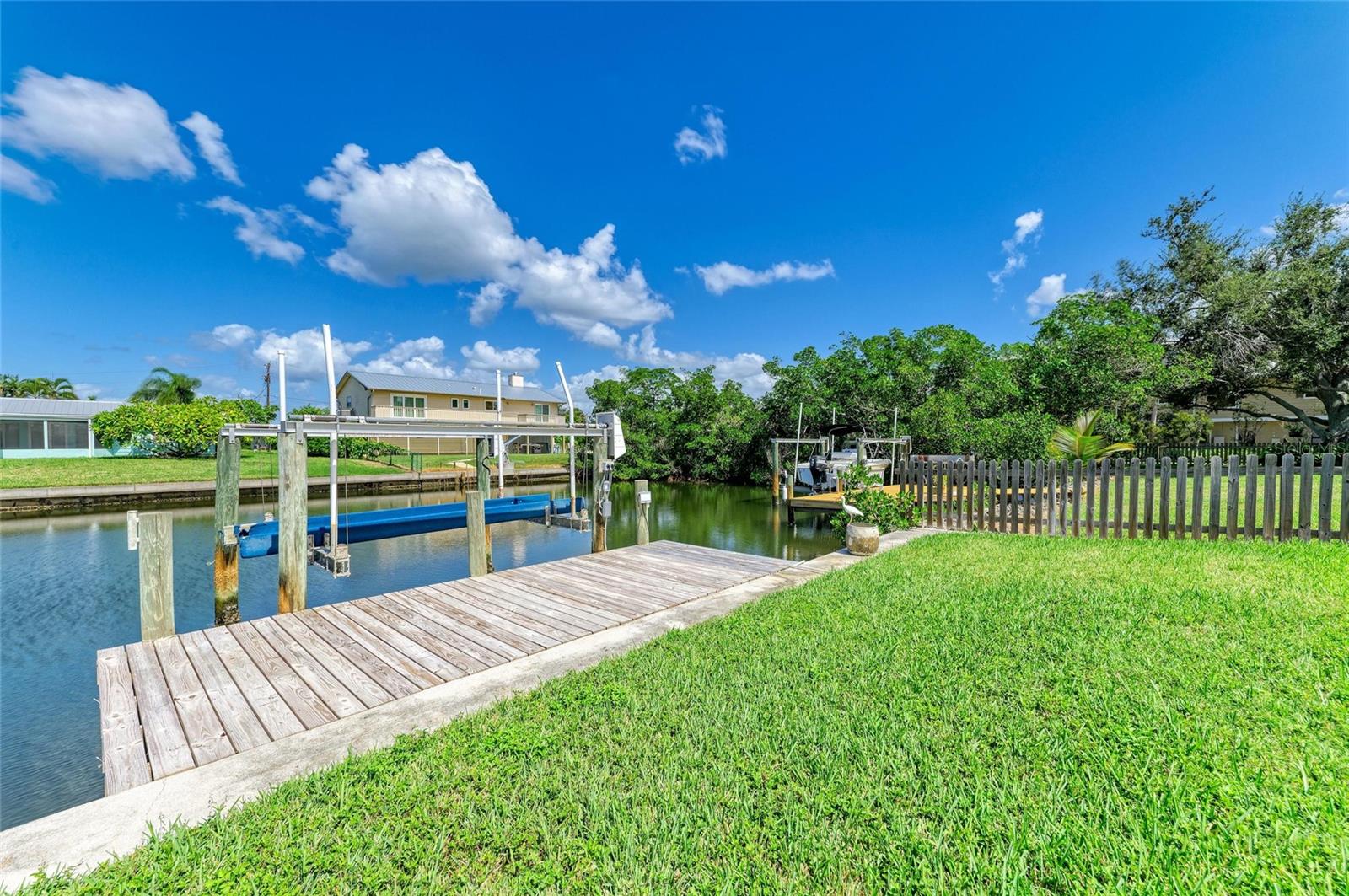 4412 Dolphin Ln Property Photo 41