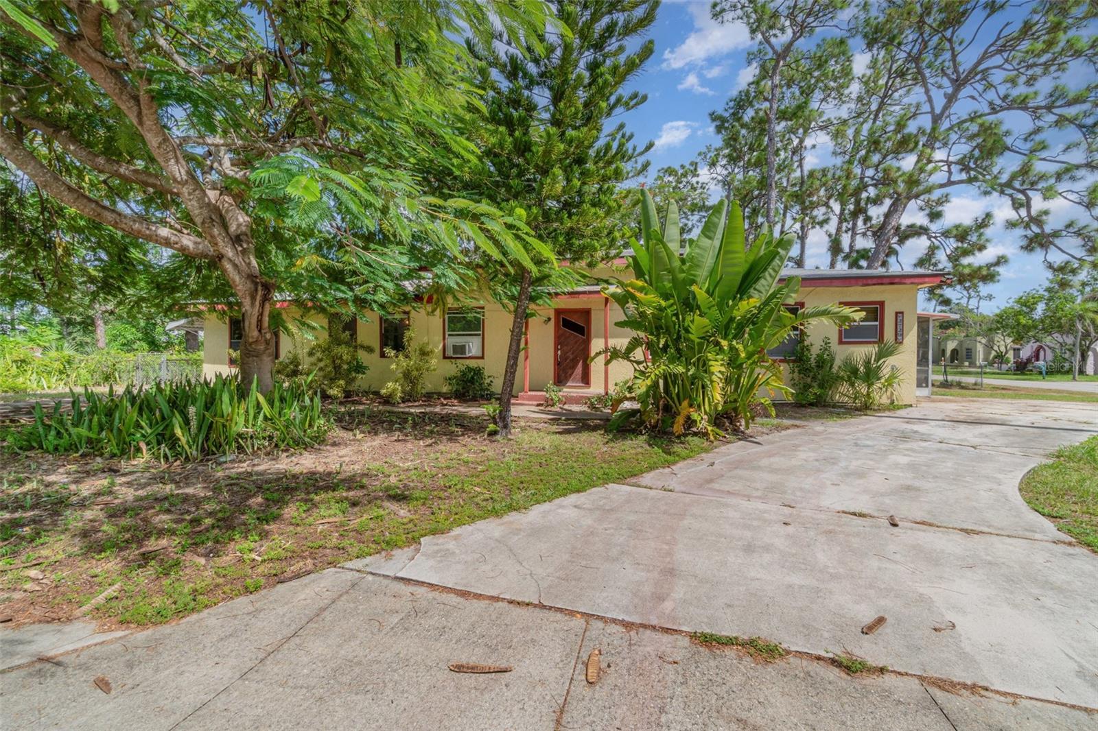 2729 Broadway Property Photo 1