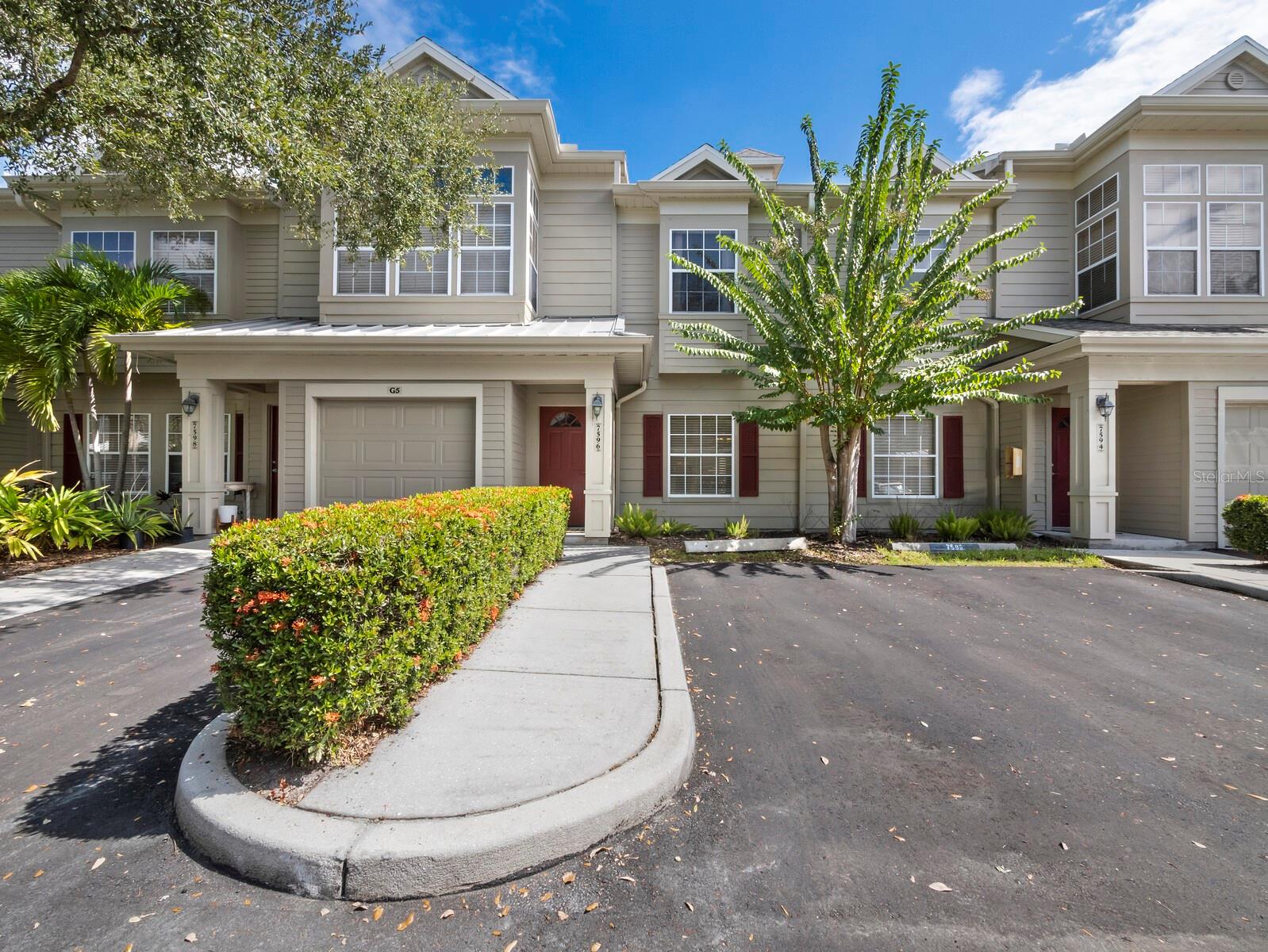 7596 PLANTATION CIR #7596 Property Photo 1