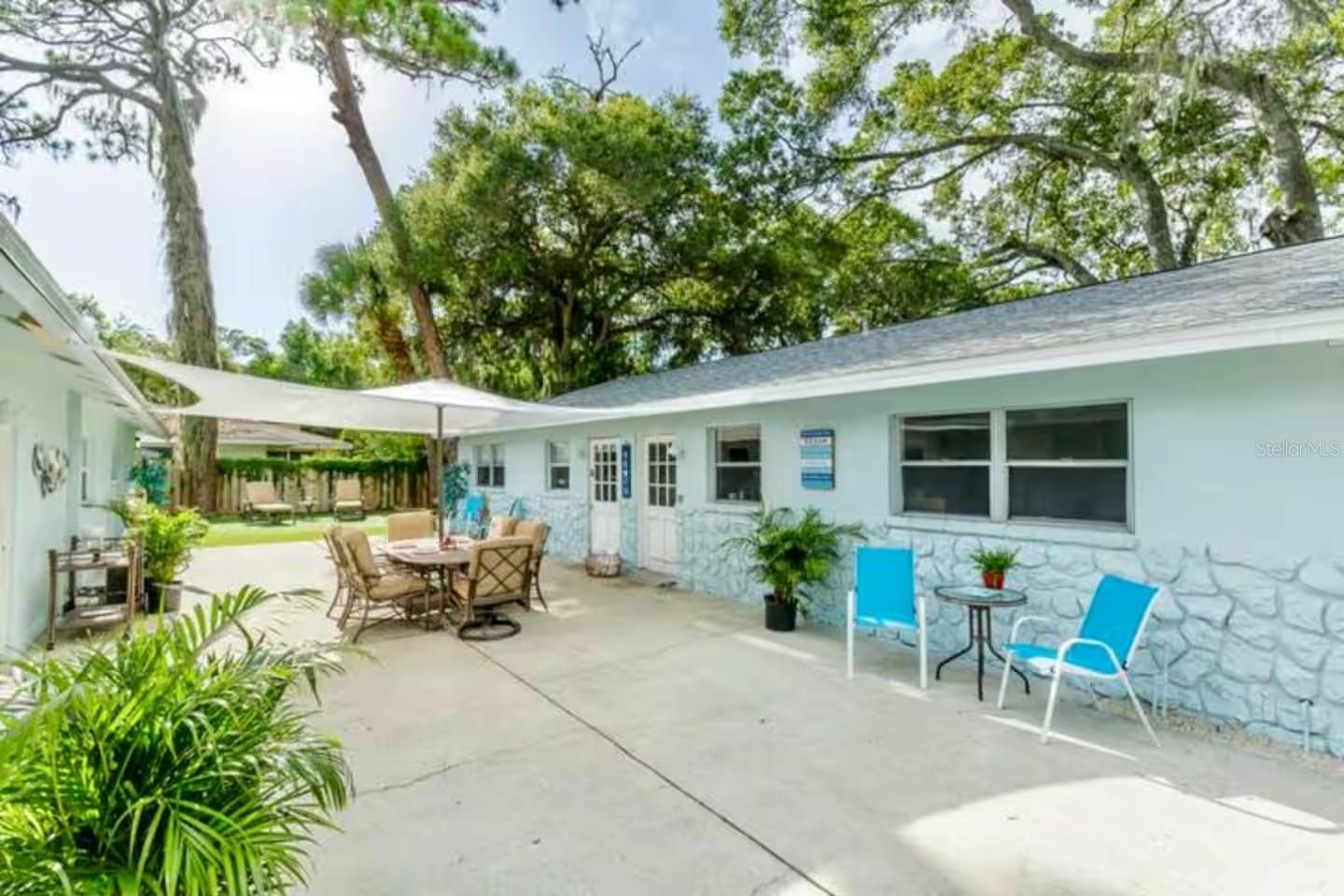 1317 Cocoanut St #b Property Photo 2