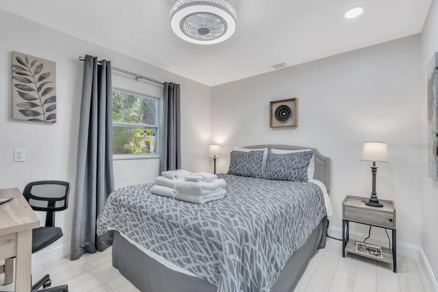 1317 Cocoanut St #b Property Photo 3