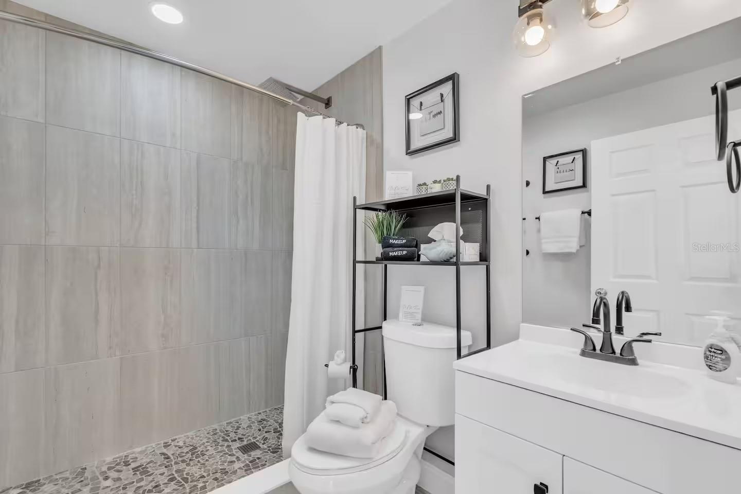 1317 Cocoanut St #b Property Photo 19