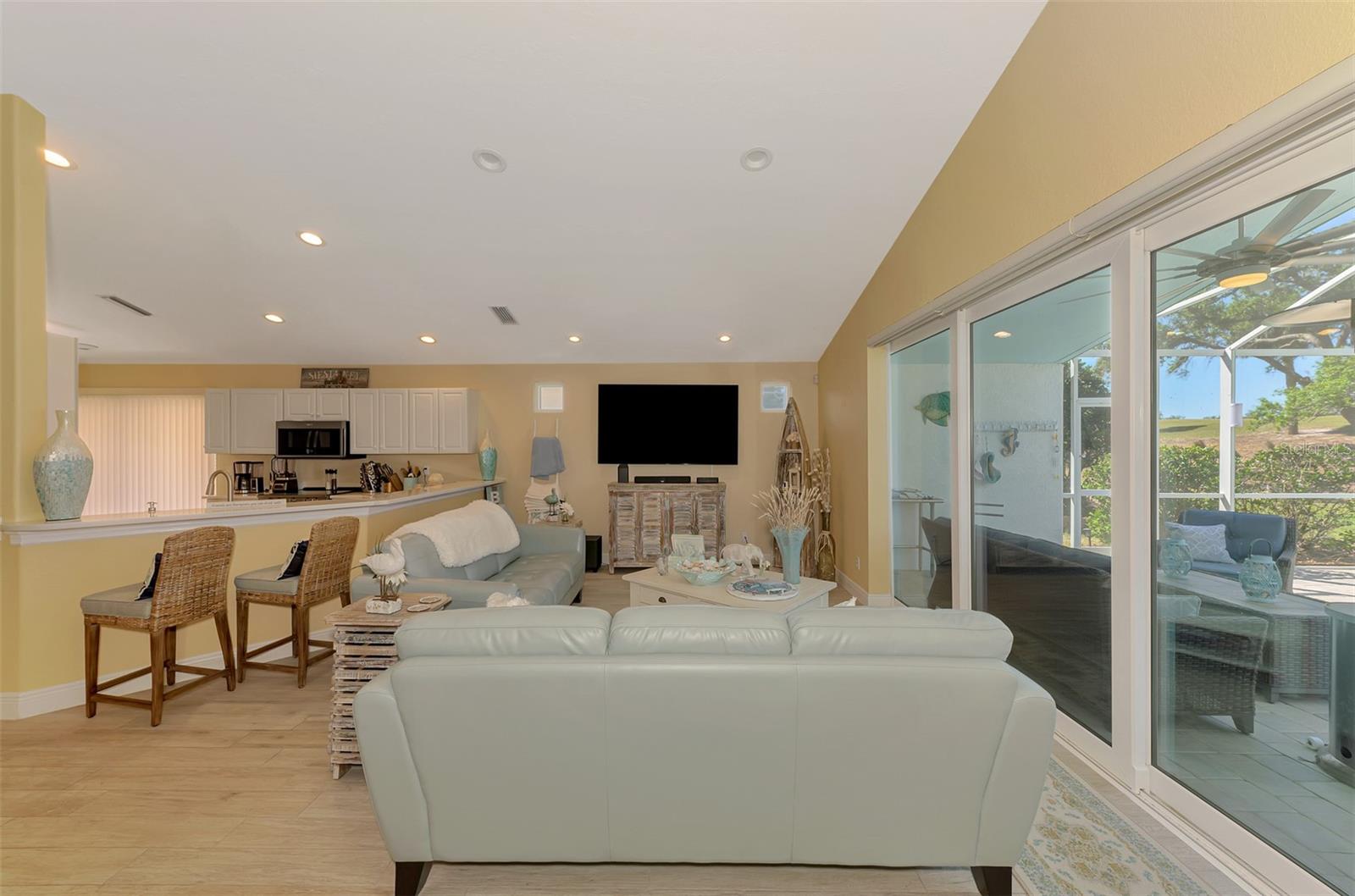 320 Bermuda Ct Property Photo 15