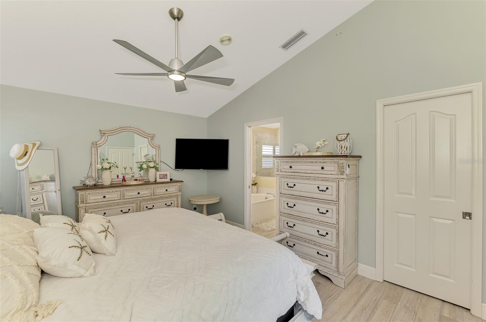 320 Bermuda Ct Property Photo 30