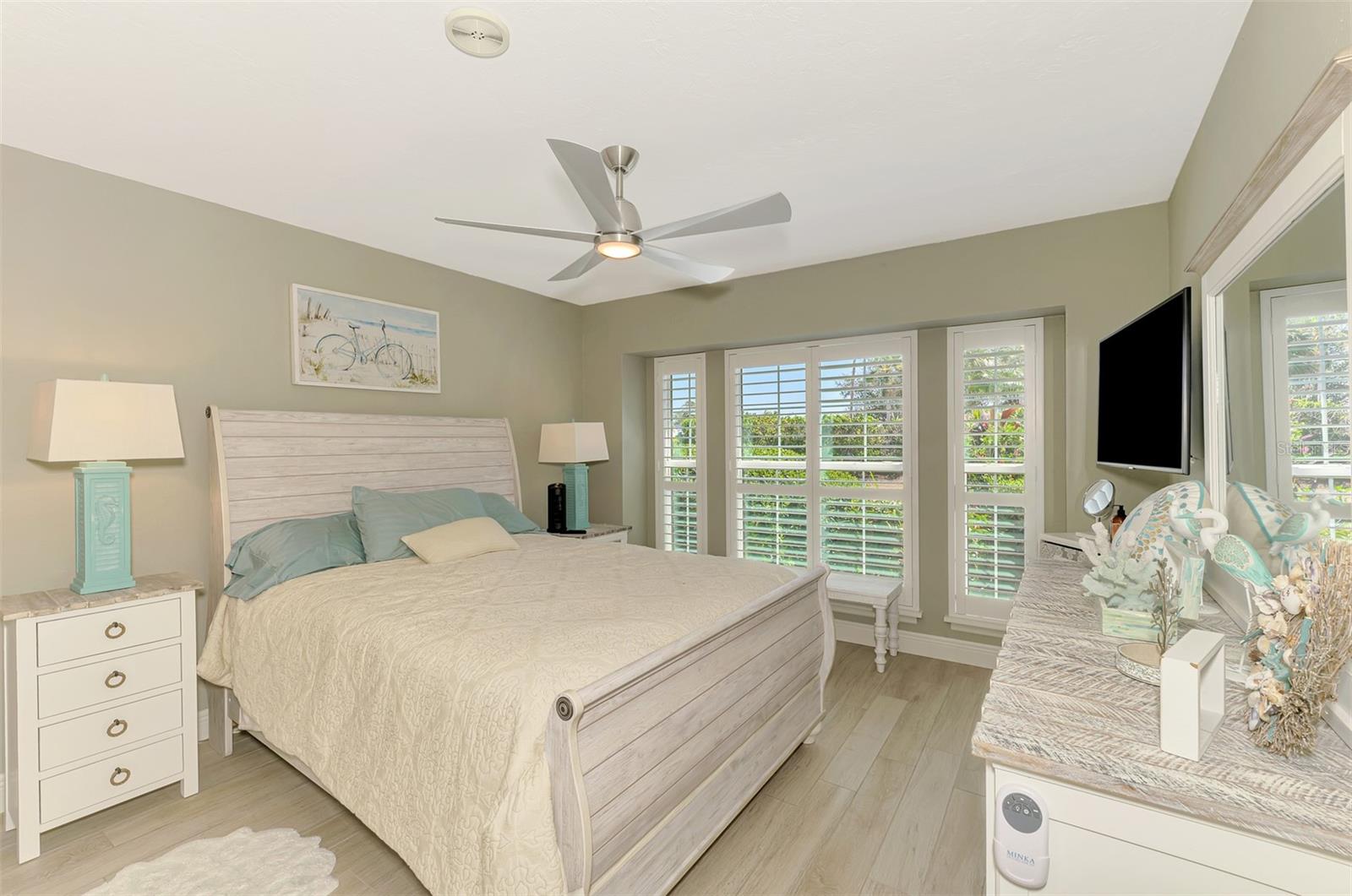 320 Bermuda Ct Property Photo 39