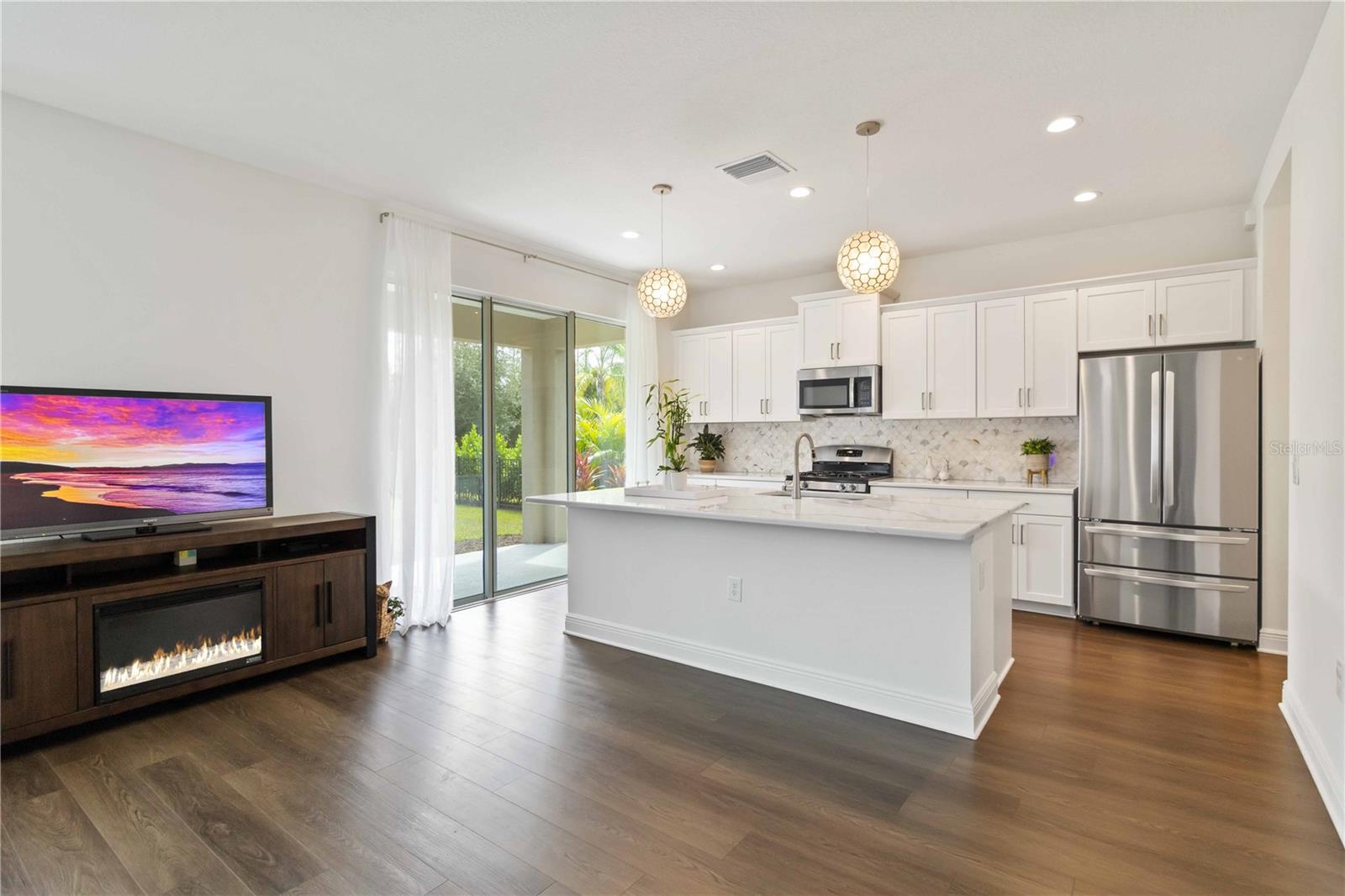 10109 Canaveral Cir Property Photo 6