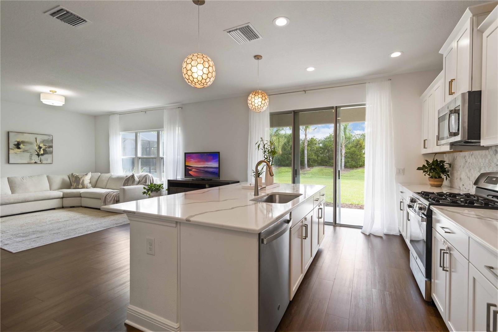 10109 Canaveral Cir Property Photo 11