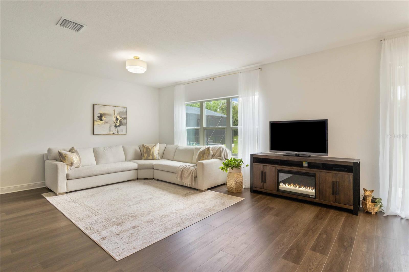 10109 Canaveral Cir Property Photo 14