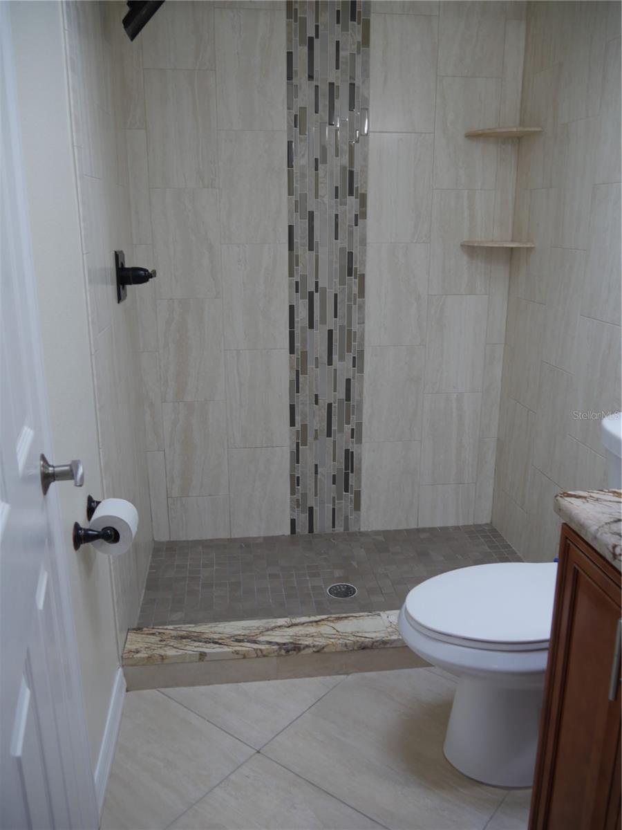 3026 Vinson Ave Property Photo 7