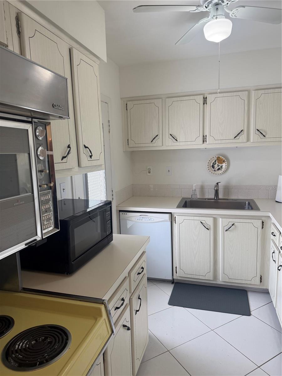 775 John Ringling Blvd ## 33 Property Photo 6