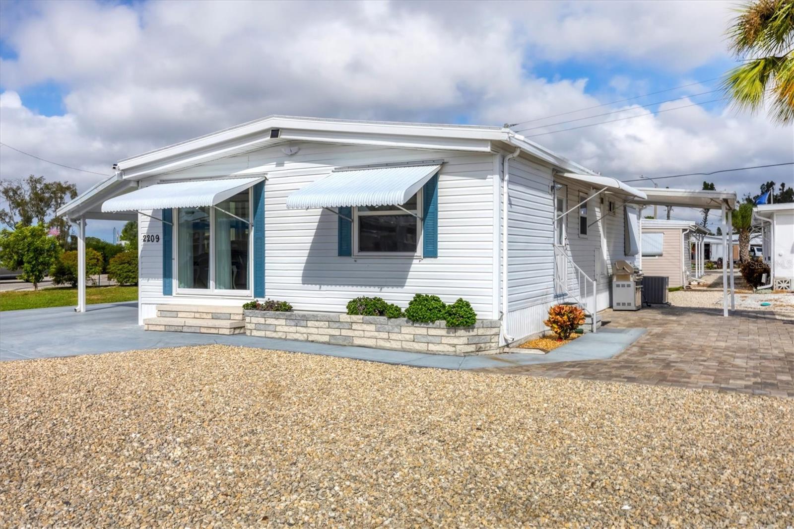 2209 Iowa Ave Property Photo 4