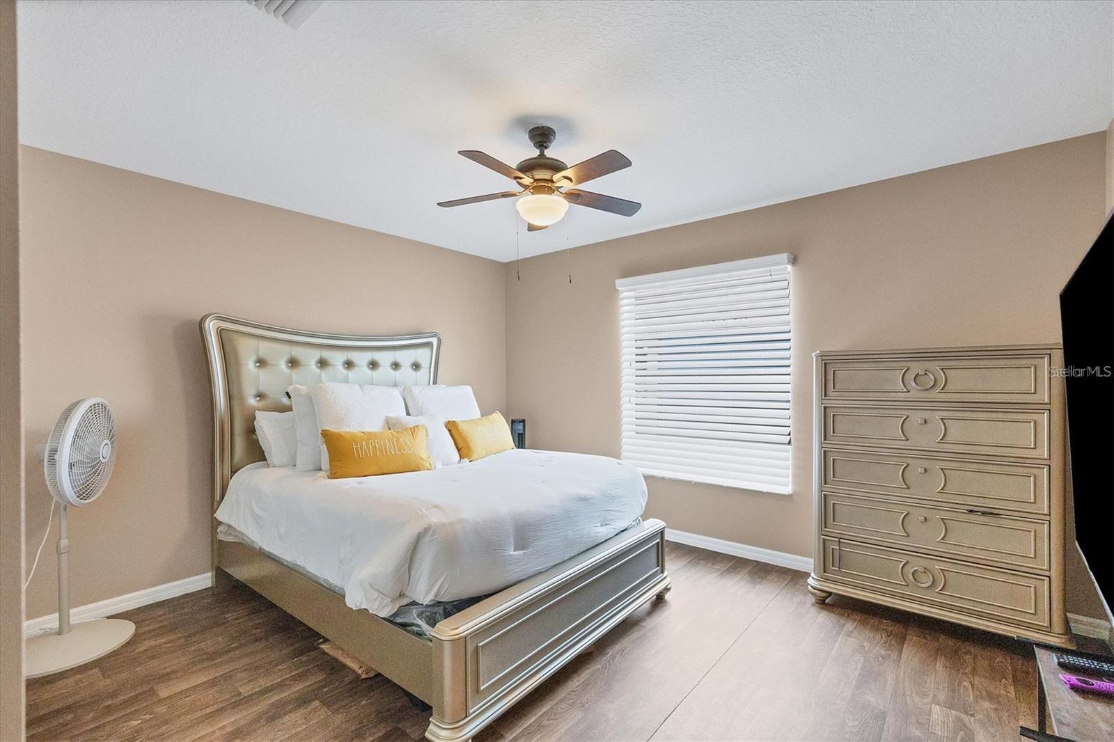 4032 11th St E Property Photo 4