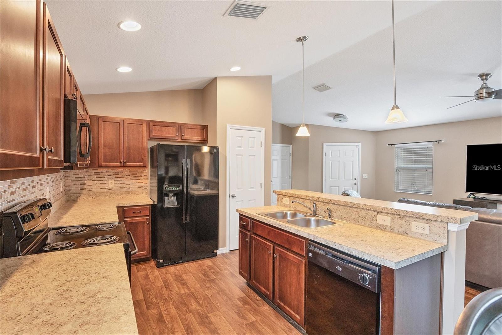 4032 11th St E Property Photo 17