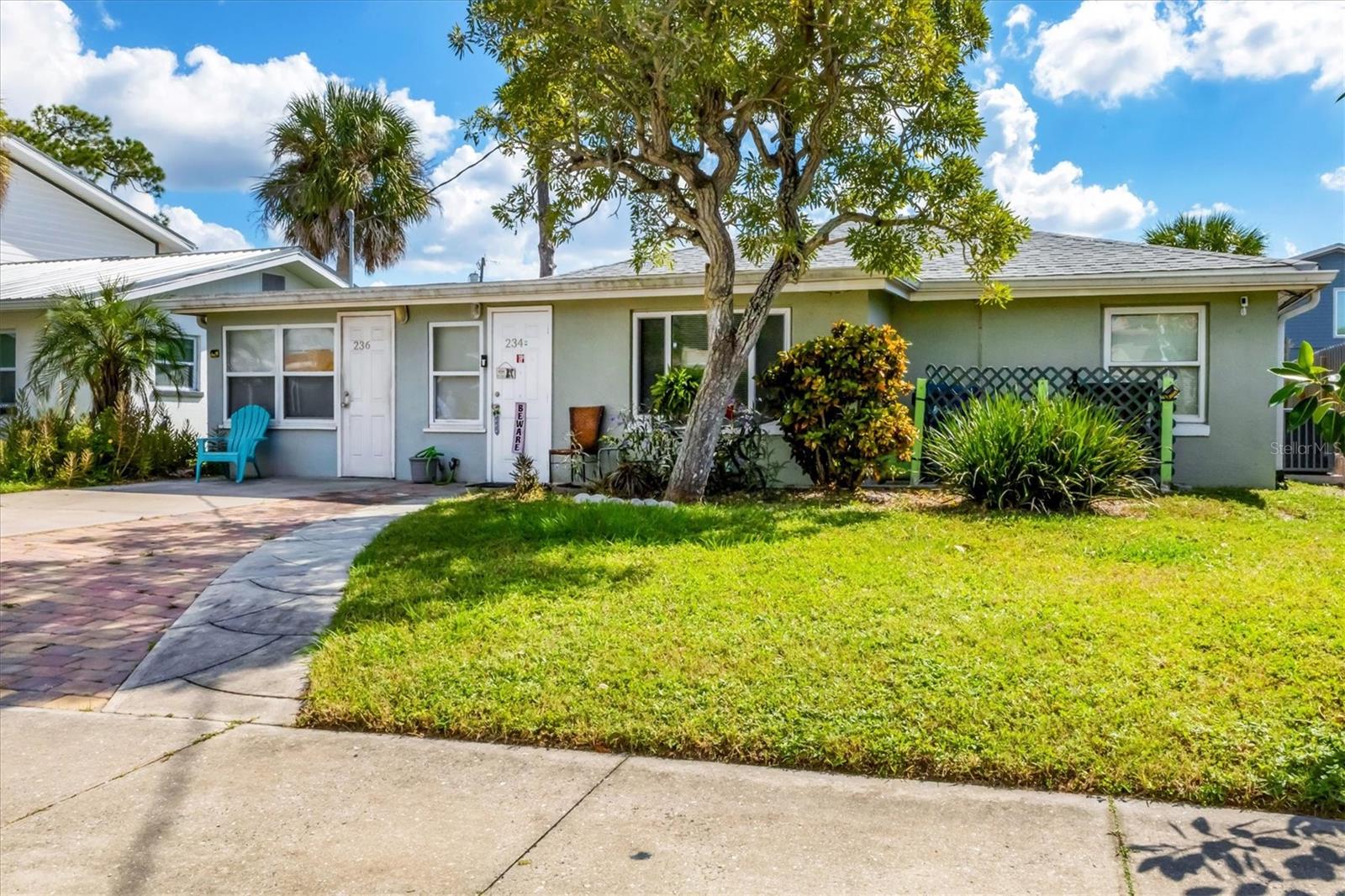 234/236 Colonia Ln E Property Photo 1