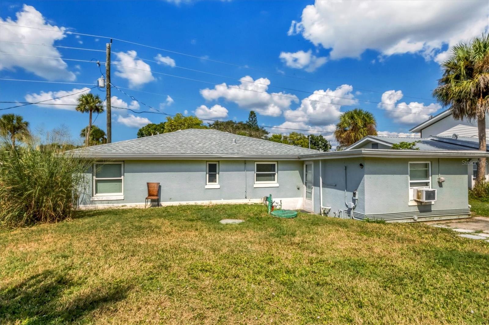 234/236 Colonia Ln E Property Photo 4