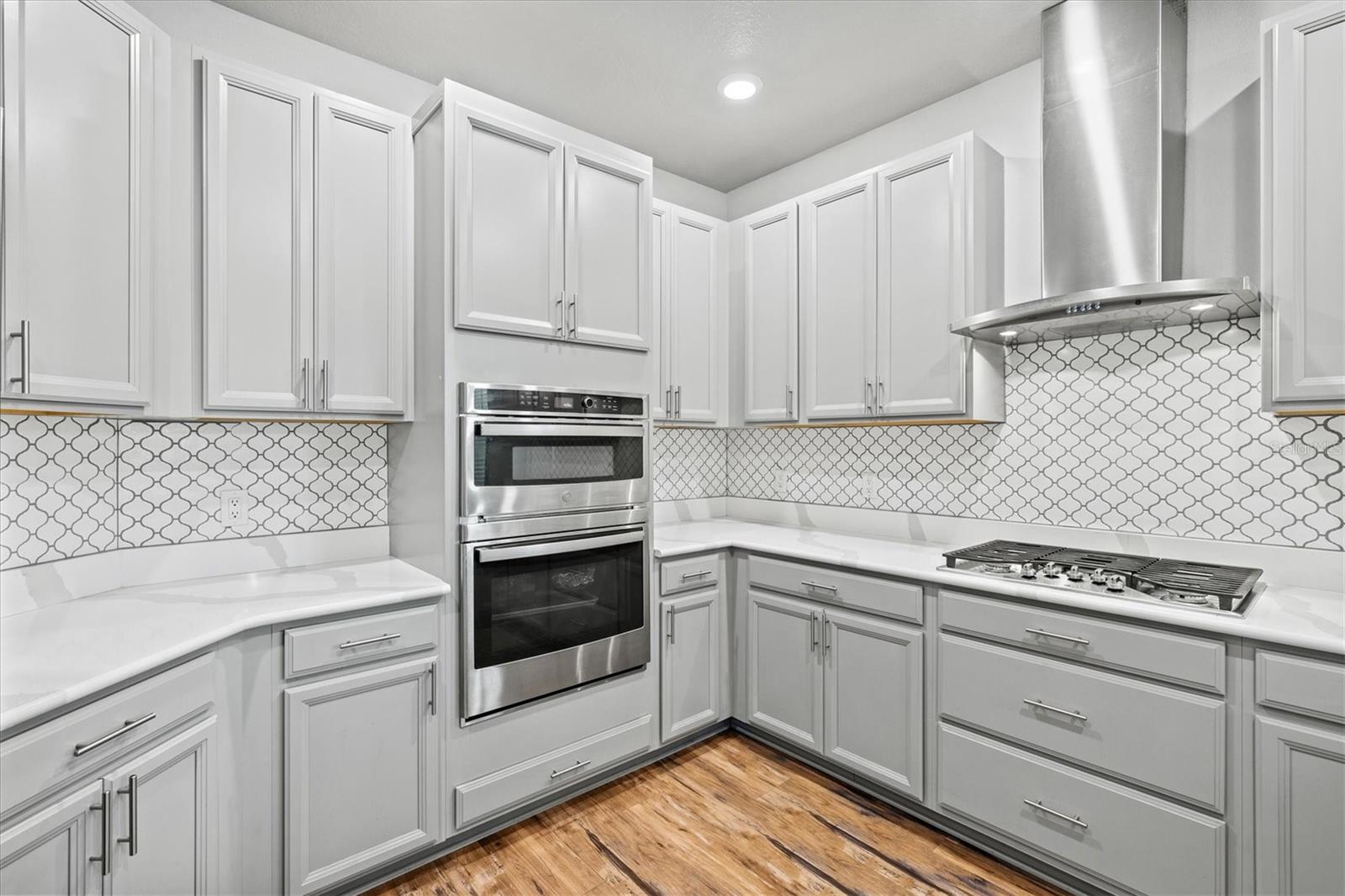 5458 Summit Gln Property Photo 12