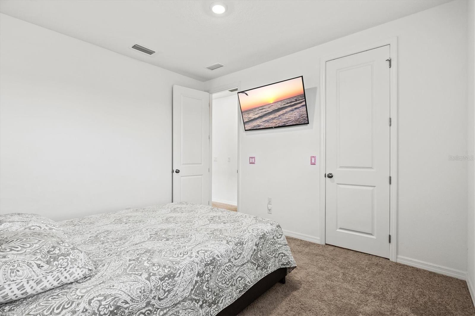 5458 Summit Gln Property Photo 48