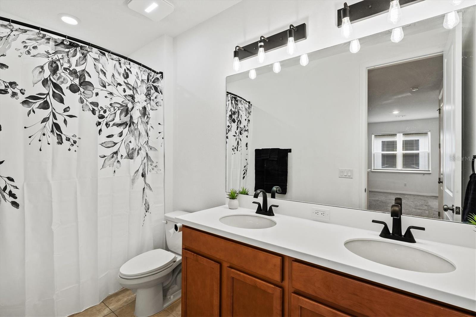 5458 Summit Gln Property Photo 49