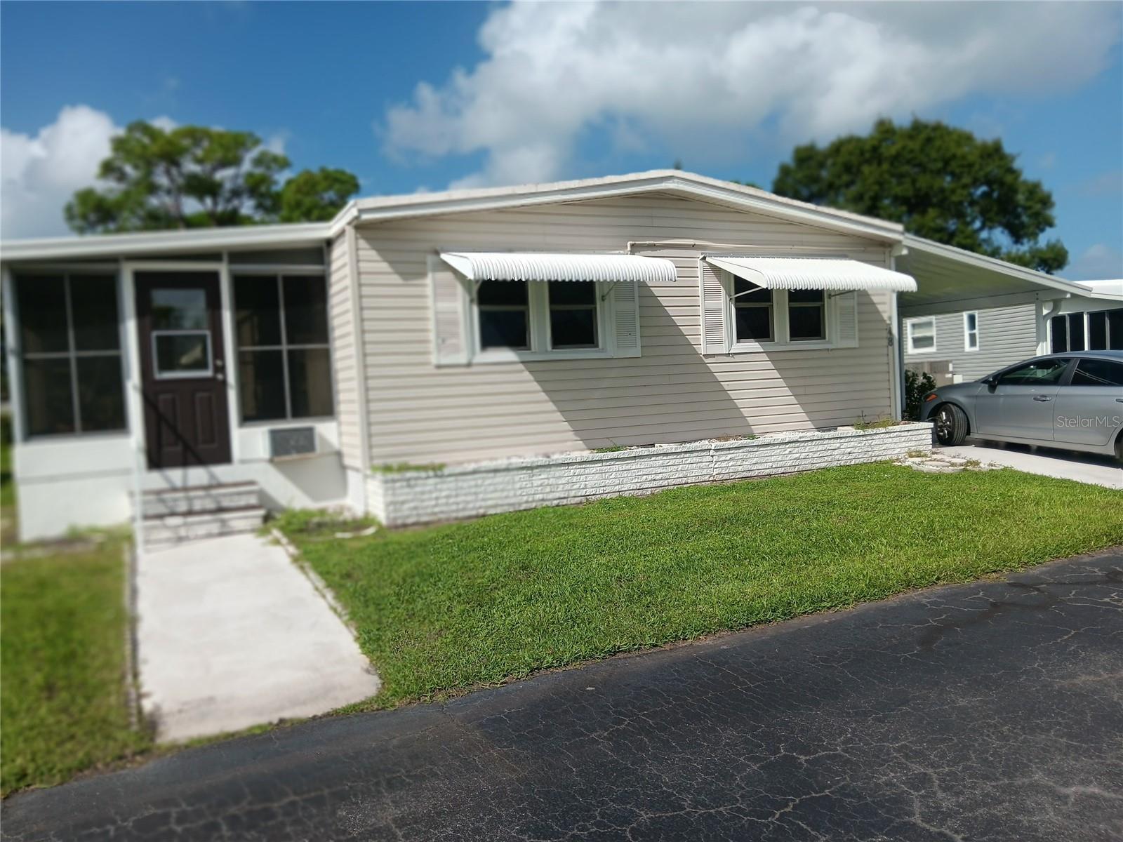 348 Tropic Dr Property Photo 2