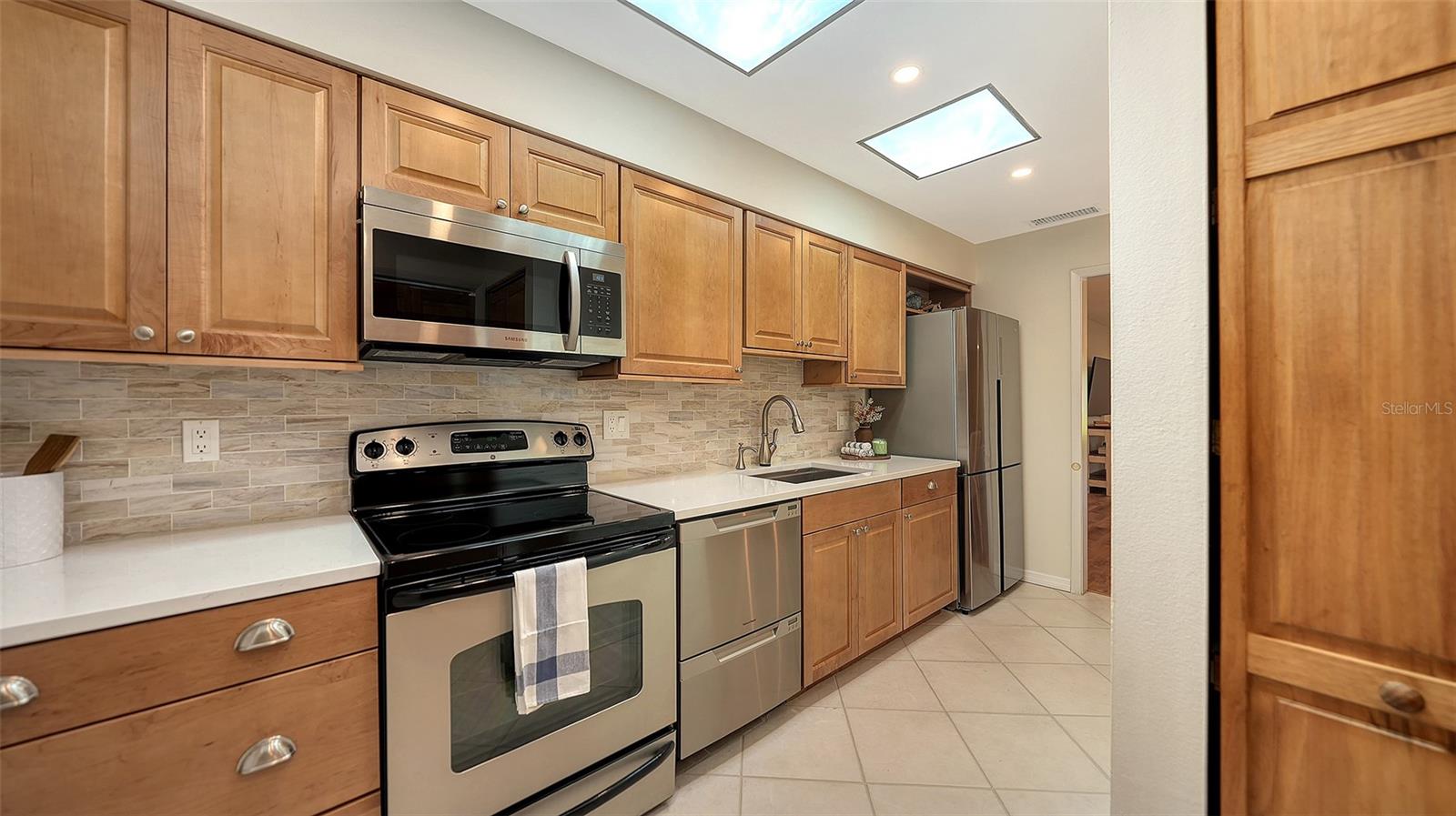 902 68th St W #902 Property Photo 13