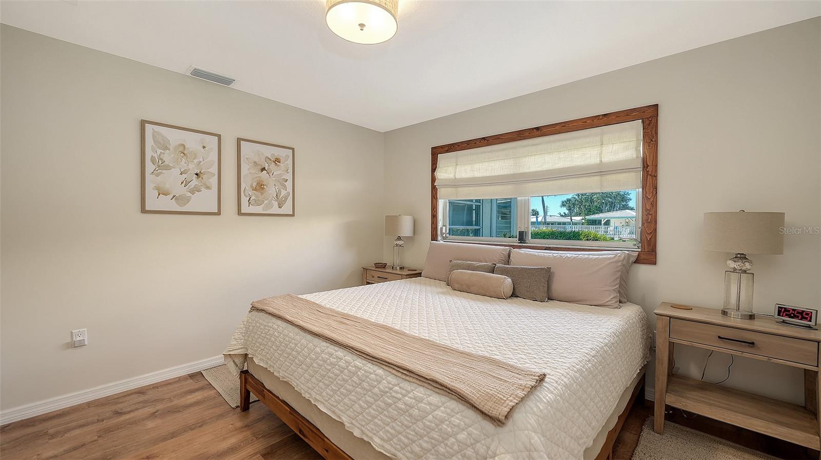 902 68th St W #902 Property Photo 17