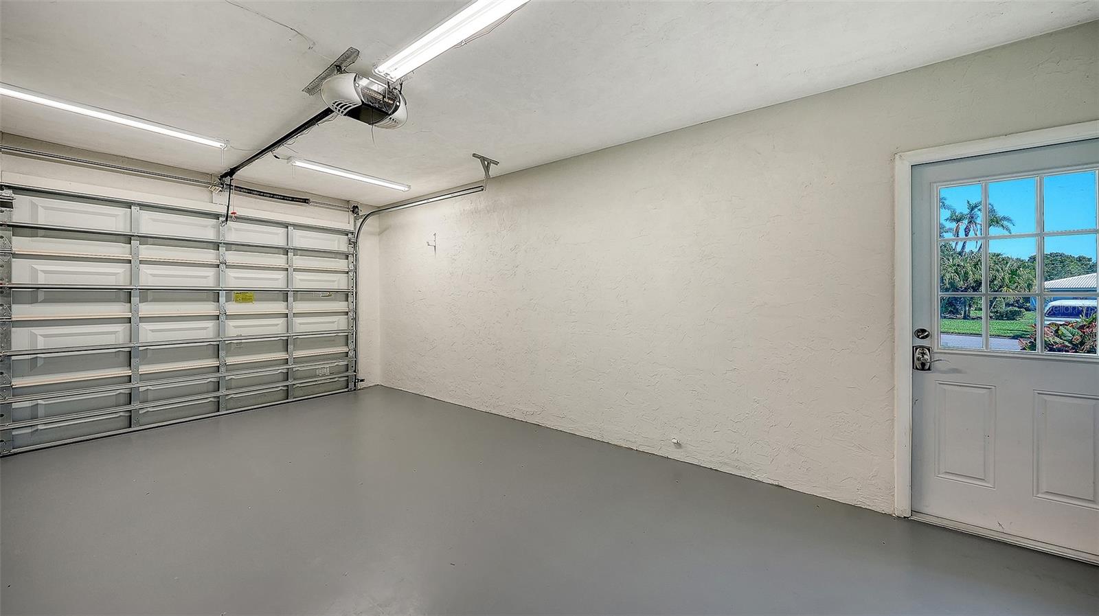 902 68th St W #902 Property Photo 25