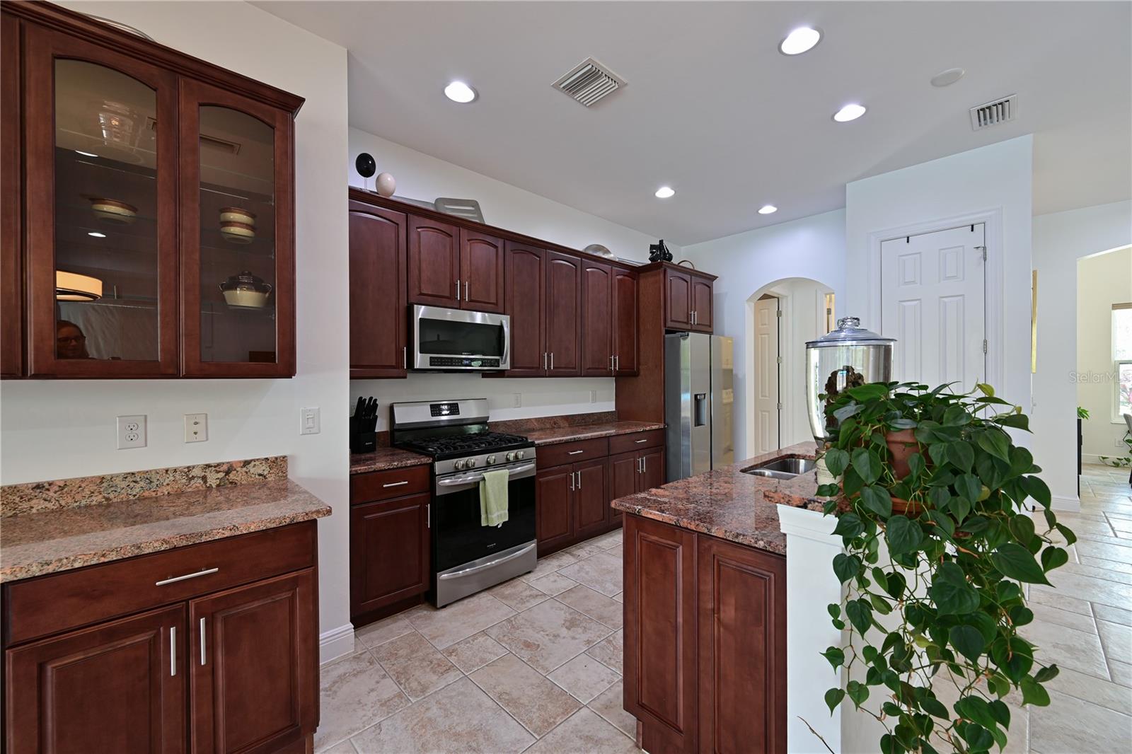 931 Mangrove Edge Ct Property Photo 9