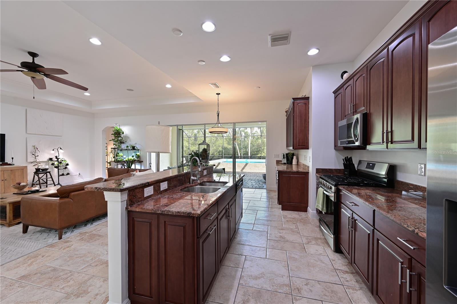 931 Mangrove Edge Ct Property Photo 12