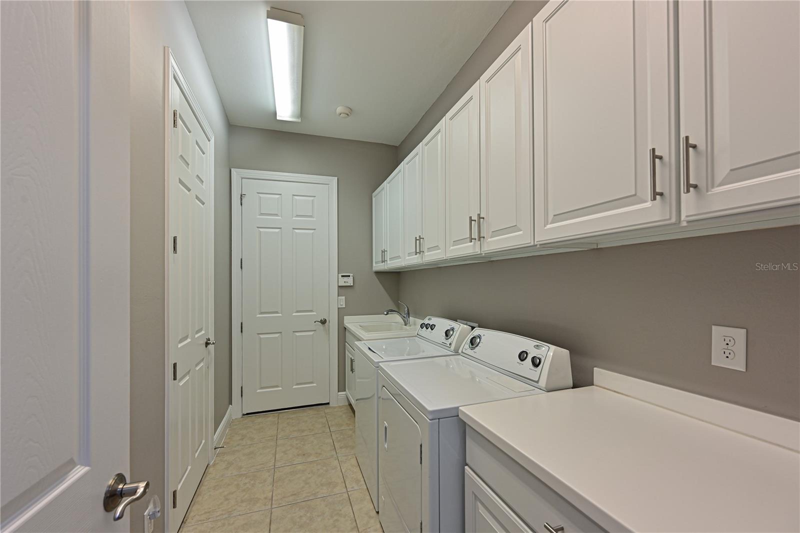 931 Mangrove Edge Ct Property Photo 18