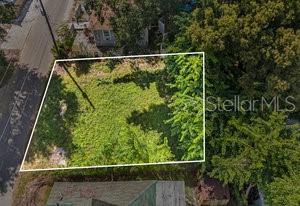 2304 N Grove Ave Property Photo 2